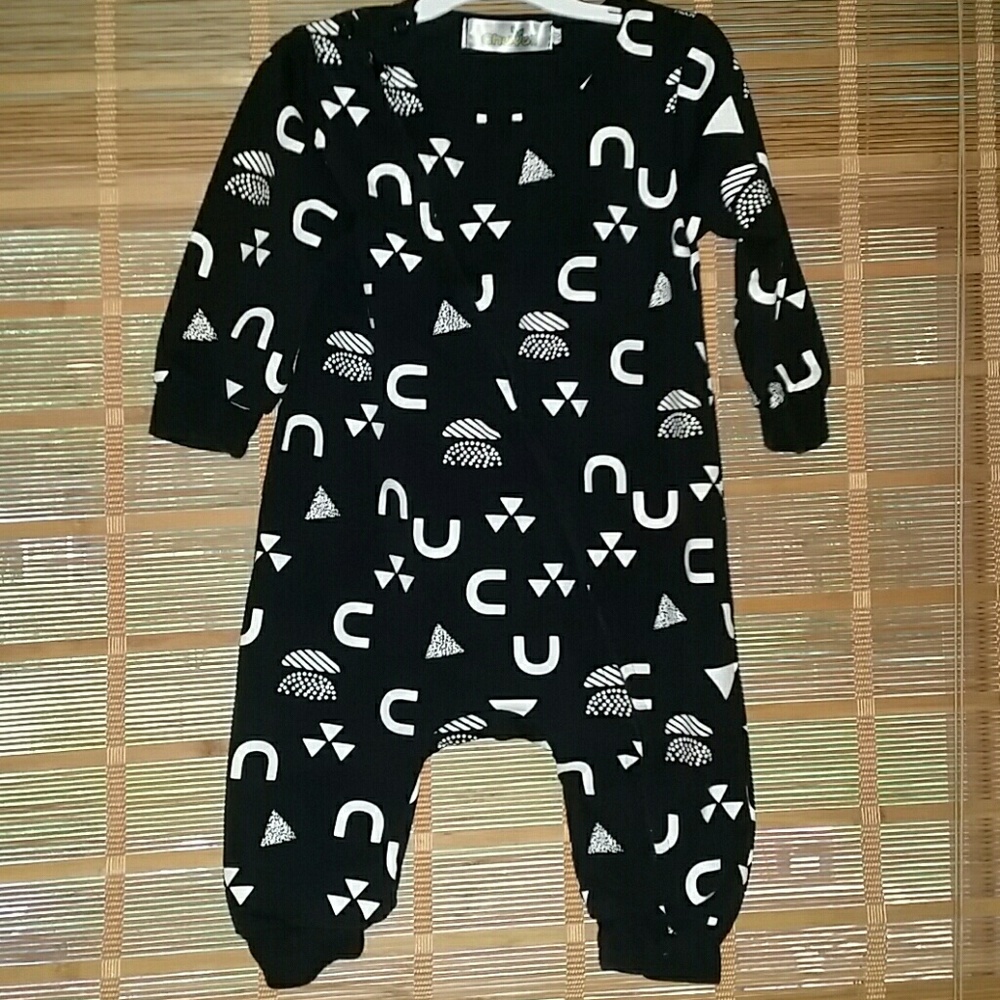 Chuya 6 month Long sleeve onesie